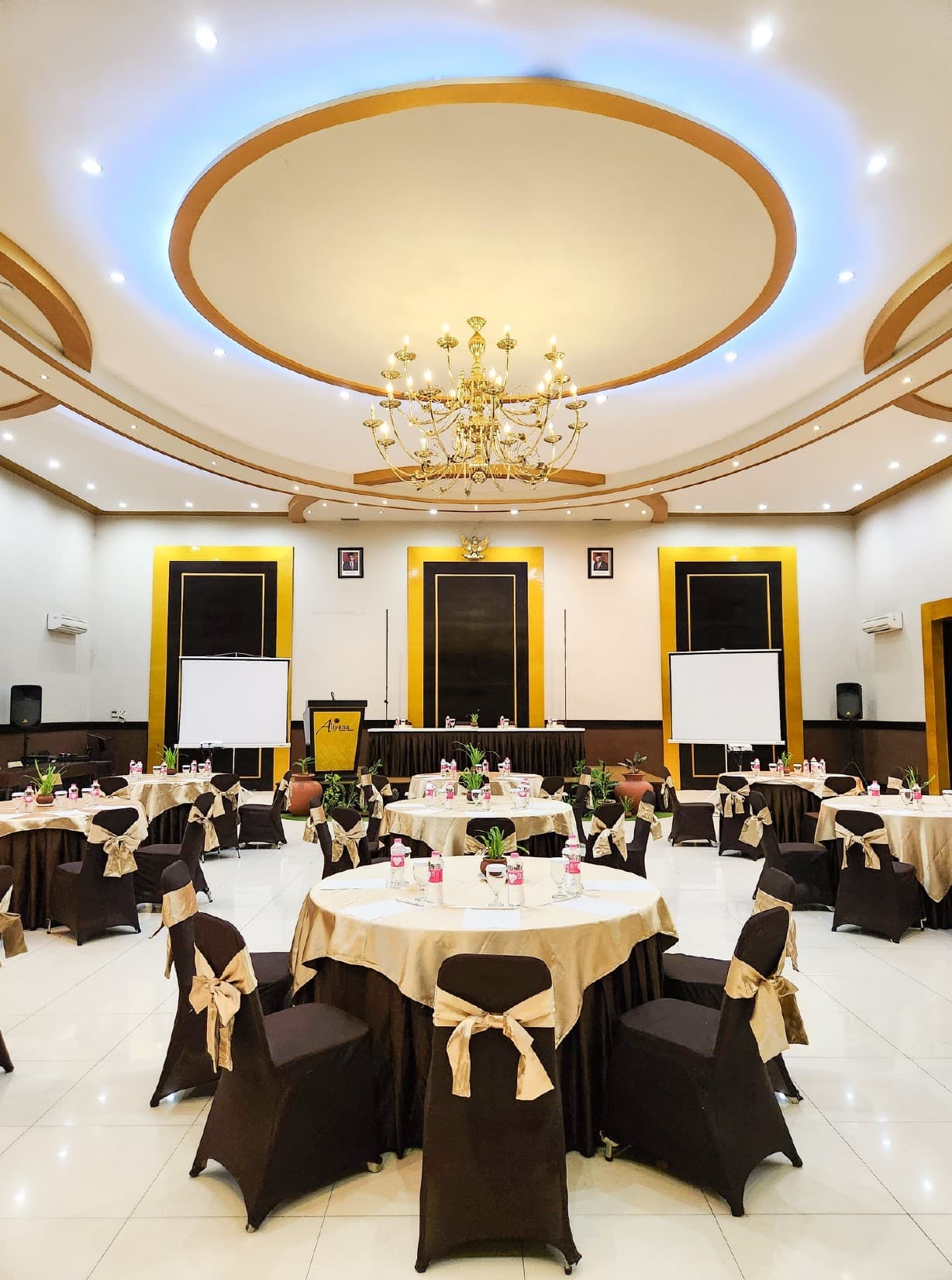 Ballroom & Meeting Room
